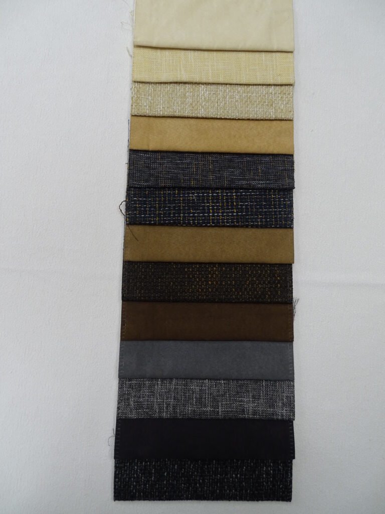 1151 Дамаски - шир.140 см.; цена 15.00 лв./л.м.